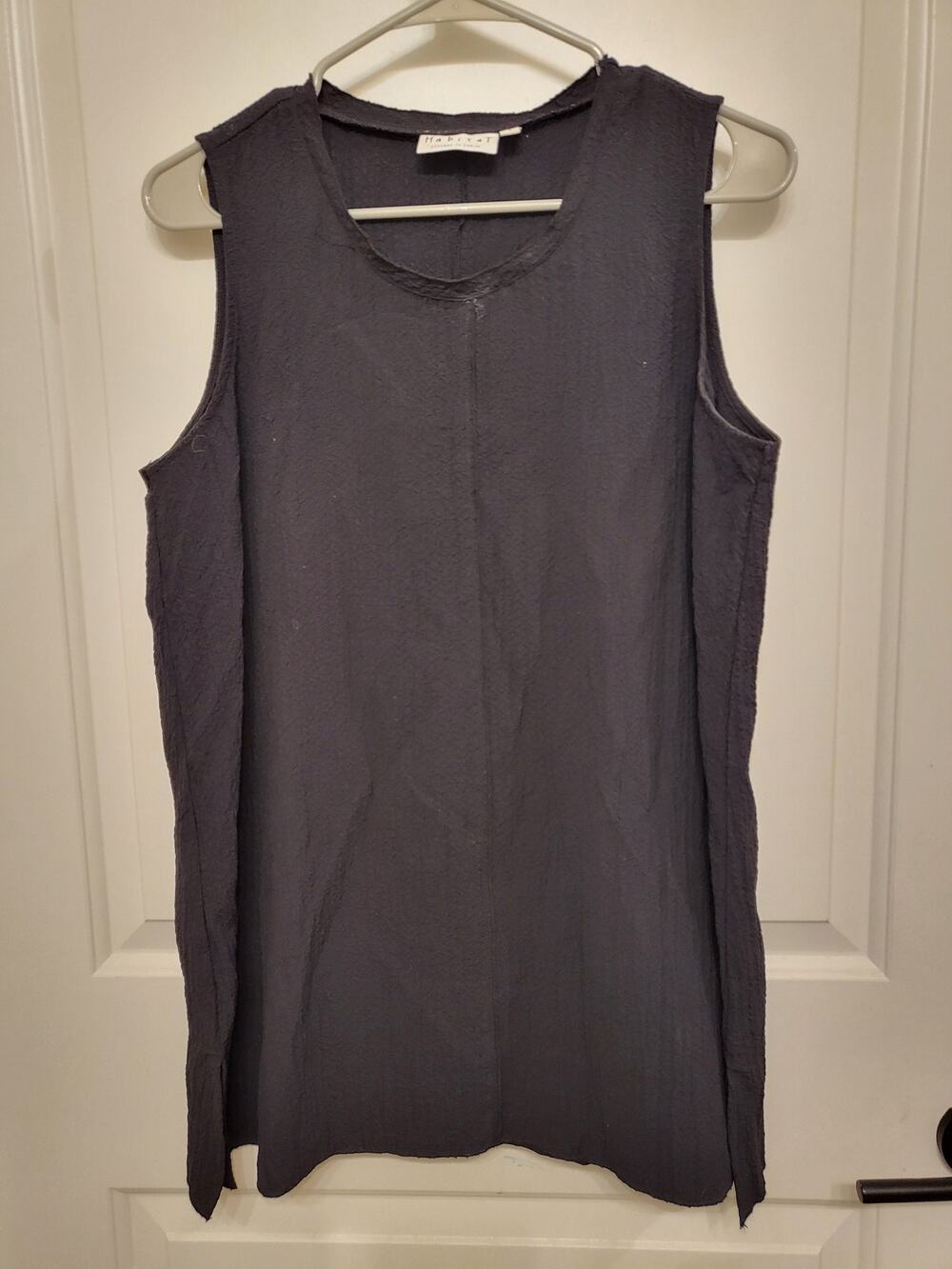 Habitat Black Tank Small